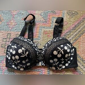 Victoria's Secret Sz 32C Bra cherries